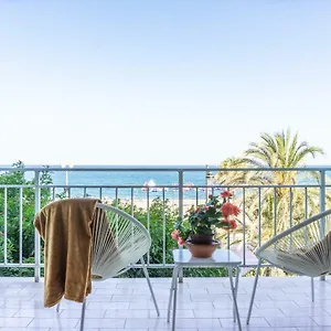 First Line Sea View Apartment